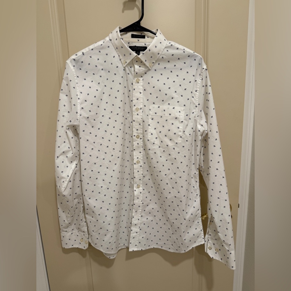 Banana Republic Men’s White and Blue Patterned tech stretch cotton Shirt in M